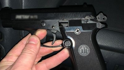 Невідомий чоловік погрожував волинянці пістолетом та стріляв посеред вулиці