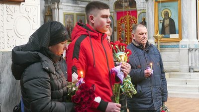 Загинув в перший день вторгнення. У Глухові перепоховали прикордонника Віталія Чалого Загинув в перший день вторгнення. У Глухові перепоховали прикордонника Віталія Чалого