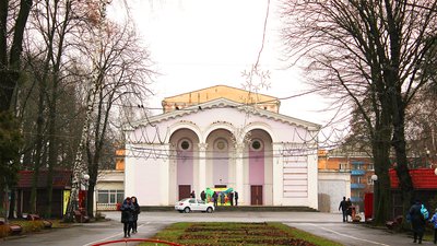 Свято наближається: як прикрасили Вінницю ФОТОРЕПОРТАЖ