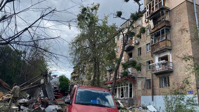 Пошкоджений будинок на Солом'янці