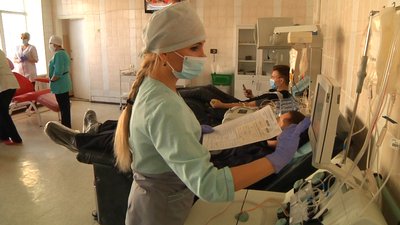 У Житомирі два десятки патрульних поліцейських здавали кров У Житомирі два десятки патрульних поліцейських здавали кров