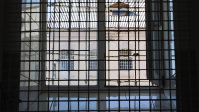 Ґрати на вікнах у Харківському СІЗО