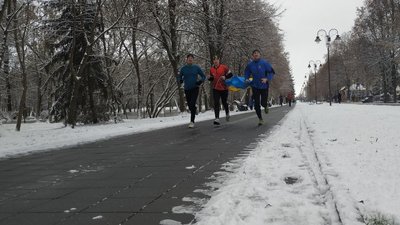 38 років – 38 кілометрів: пів сотні лучани бігли естафету в пам'ять про загиблого на війні Олександра Мартинюка 38 років – 38 кілометрів: пів сотні лучани бігли естафету в пам'ять про загиблого на війні Олександра Мартинюка