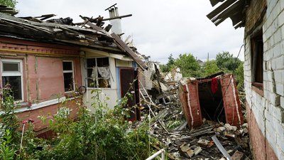 "Це тільки під знесення": Росія вдарила ракетами по приватних будинках у Чугуєві "Це тільки під знесення": Росія вдарила ракетами по приватних будинках у Чугуєві