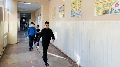 Школярі-початківці Мукачівської ТГ на Закарпатті пішли на уроки після 23 днів карантину Школярі-початківці Мукачівської ТГ на Закарпатті пішли на уроки після 23 днів карантину