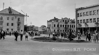 Вивіски, кондиціонери, дашки: як хочуть змінити будинок у центрі Рівного
