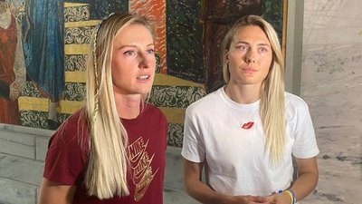 Анна Рижикова та Вікторія Ткачук на пресконференції в Осло. Анна Рижикова та Вікторія Ткачук на пресконференції в Осло.