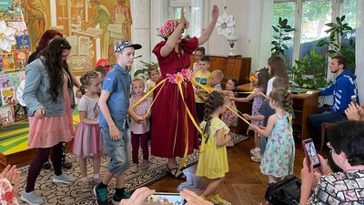"Війна внесла корективи": у Черкасах влаштували свято для дітей з інвалідністю та переселенців "Війна внесла корективи": у Черкасах влаштували свято для дітей з інвалідністю та переселенців