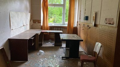 Вибиті вікна в приміщенні Вибиті вікна в приміщенні