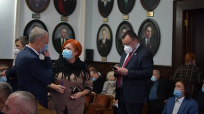 У Чернівцях проводять першу сесію нового скликання депутатів. Текстовий онлайн У Чернівцях проводять першу сесію нового скликання депутатів. Текстовий онлайн