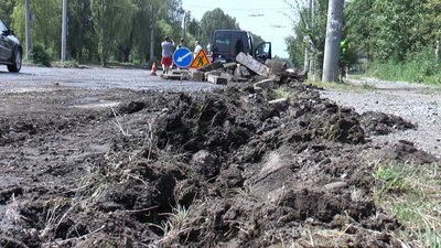 "Беру каву, дзигар в зуби". Франківський водій про їзду на Автоливмашівській