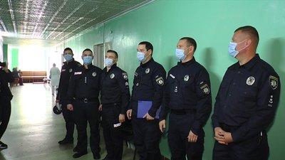 У Миколаєві триває вакцинація правоохоронців У Миколаєві триває вакцинація правоохоронців