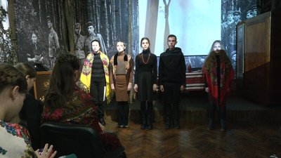 В Івано-Франківську вшанували пам'ять жертв голодоморів В Івано-Франківську вшанували пам'ять жертв голодоморів