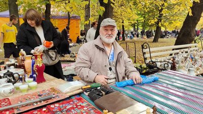 Що можна знайти на хмельницькому "блошиному ринку" Що можна знайти на хмельницькому "блошиному ринку"