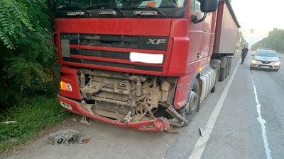 На Вінниччині сталася ДТП за участю трьох автомобілів. Травмувалися троє людей На Вінниччині сталася ДТП за участю трьох автомобілів. Травмувалися троє людей