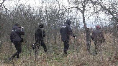 "Народила та викинула у вигрібну яму". На Сумщині поліція розслідує вбивство немовляти "Народила та викинула у вигрібну яму". На Сумщині поліція розслідує вбивство немовляти