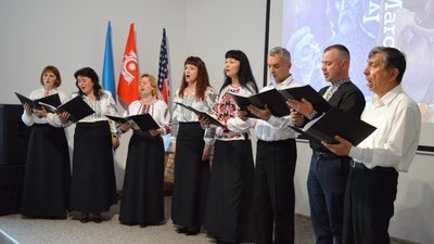 На Тернопільщині презентували мистецький проєкт "Запльонтаний у тисячі мелодій" На Тернопільщині презентували мистецький проєкт "Запльонтаний у тисячі мелодій"