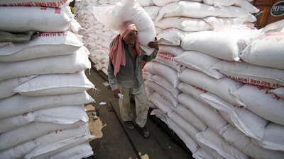 "Трохи цукру не зашкодить". Індійців спонукають їсти солодощі, щоб підтримати економіку