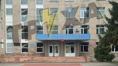 Атака на Чернігів: БпЛА влучив по території одного з навчальних закладів, є постраждалий