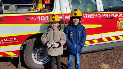 На Сумщині дітей навчали як поводитися безпечно вдома та на вулиці На Сумщині дітей навчали як поводитися безпечно вдома та на вулиці