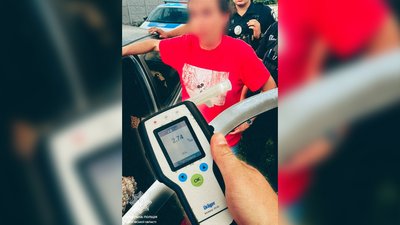 Зупинили п'яну водійку за порушення ПДР з рівнем алкоголю у 13 разів вище за норму