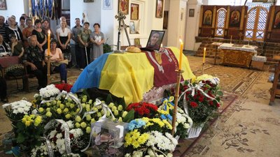 На Львівщині попрощались із загиблим військовослужбовцем Андрієм Проциком На Львівщині попрощались із загиблим військовослужбовцем Андрієм Проциком
