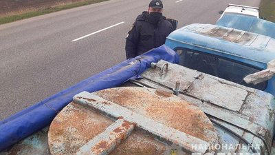 Поліцейські Черкащини зупинили незаконний вилов риби Поліцейські Черкащини зупинили незаконний вилов риби