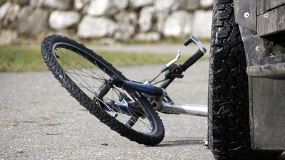 ДТП на Чернігівщині: у Корюківці мікроавтобус збив велосипедиста