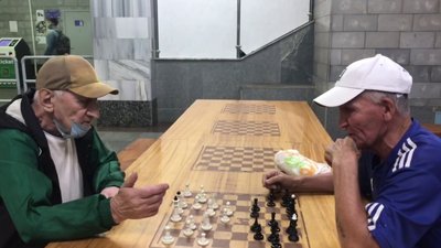 Чи вдягають у харківській підземці та наземному транспорті маски — репортаж Чи вдягають у харківській підземці та наземному транспорті маски — репортаж