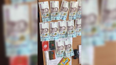 На Чернігівщині викрили медичних працівників, які за гроші оформлювали групи інвалідності чоловікам призовного віку На Чернігівщині викрили медичних працівників, які за гроші оформлювали групи інвалідності чоловікам призовного віку