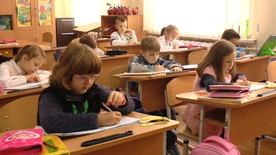 Очне чи дистанційне навчання. У Франківську директори самі вирішуватимуть, як навчатимуться діти