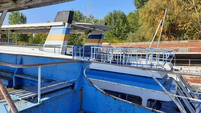 Раніше перевозили дачників і катали туристів, нині – у відстійнику. Яка доля херсонських суден Раніше перевозили дачників і катали туристів, нині – у відстійнику. Яка доля херсонських суден