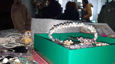 Щоб допомогти ЗСУ. В Івано-Франківську відбувся благодійний ярмарок "Теплий маркет" Щоб допомогти ЗСУ. В Івано-Франківську відбувся благодійний ярмарок "Теплий маркет"