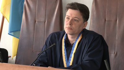 Суд у Харкові взяв під варту керівника добровольчого підрозділу "Слобожанщина" Суд у Харкові взяв під варту керівника добровольчого підрозділу "Слобожанщина"