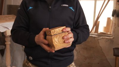 Черкащанин відроджує мистецтво різьби по дереву Черкащанин відроджує мистецтво різьби по дереву