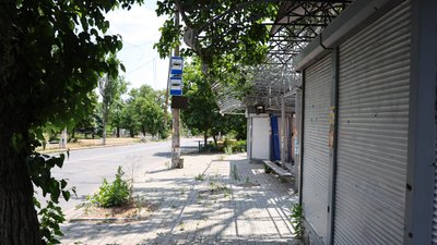 Херсон, вулиця, зупинка, червень 2025 року