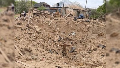 Росіяни з гвинтокрила випустили ракети по селу в Новгород-Сіверській громаді Росіяни з гвинтокрила випустили ракети по селу в Новгород-Сіверській громаді