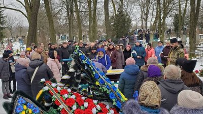 На Чернігівщині попрощалися з солдатом, який загинув у бою на Донеччині