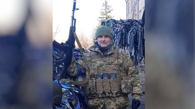 На Чернігівщині попрощалися з п'ятьма військовими, що загинули у боях на сході України На Чернігівщині попрощалися з п'ятьма військовими, що загинули у боях на сході України