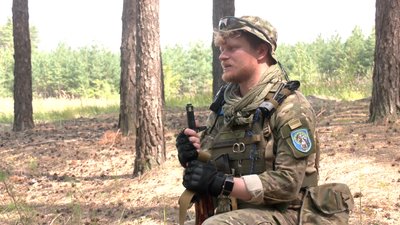 На фронт заради сина: як актор українського серіалу "Кріпосна" Олександр Печериця воює на Харківщині