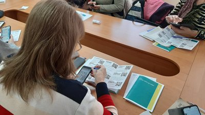 У Запоріжжі запрацював "банк смартфонів" для пенсіонерів У Запоріжжі запрацював "банк смартфонів" для пенсіонерів