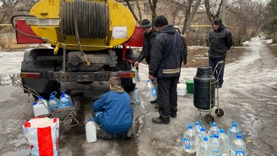 Не надають гарантій тиші для ремонту водоводу. На Донеччині понад 30 тисяч людей без водопостачання Не надають гарантій тиші для ремонту водоводу. На Донеччині понад 30 тисяч людей без водопостачання