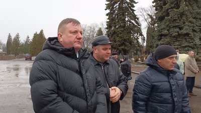 "Був хоробрий, постійно читав книжки": у Тернополі попрощалися із бійцем Михайлом Левківим "Був хоробрий, постійно читав книжки": у Тернополі попрощалися із бійцем Михайлом Левківим