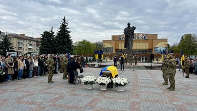 Із 33-річним військовим Андрієм Душебою попрощались у Рівному Із 33-річним військовим Андрієм Душебою попрощались у Рівному