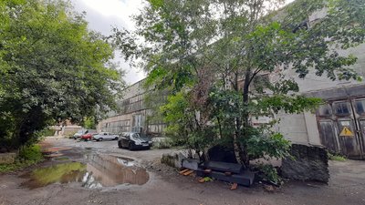 Територія Львівської експериментальної кераміко-скульптурної фабрики Територія Львівської експериментальної кераміко-скульптурної фабрики