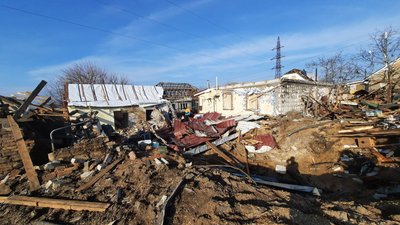 У Миколаєві відновлюють пошкоджені будинки приватного сектору У Миколаєві відновлюють пошкоджені будинки приватного сектору