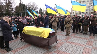 У Рівному попрощалися зі старшим сержантом Русланом Баламутовим У Рівному попрощалися зі старшим сержантом Русланом Баламутовим