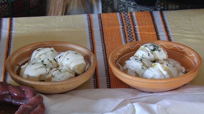 Галушки, які готують та куштують в полтавському музеї гастрономії Галушки, які готують та куштують в полтавському музеї гастрономії