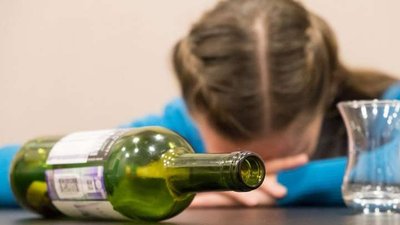 На Чернігівщині 8-річна дівчинка отруїлася алкоголем