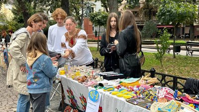 Благодійний ярмарок на підтримку військових Благодійний ярмарок на підтримку військових